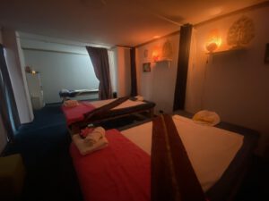 Neues großes Massagezimmer